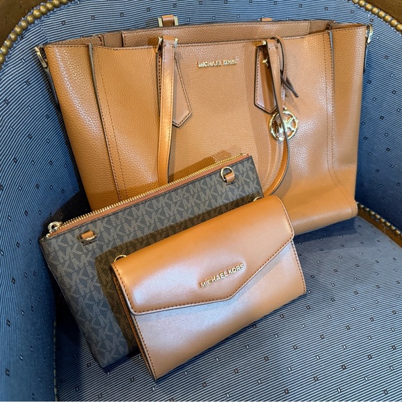 Michael Kors Handbags - Michael Kors Tan Leather 3-Piece Tote Set